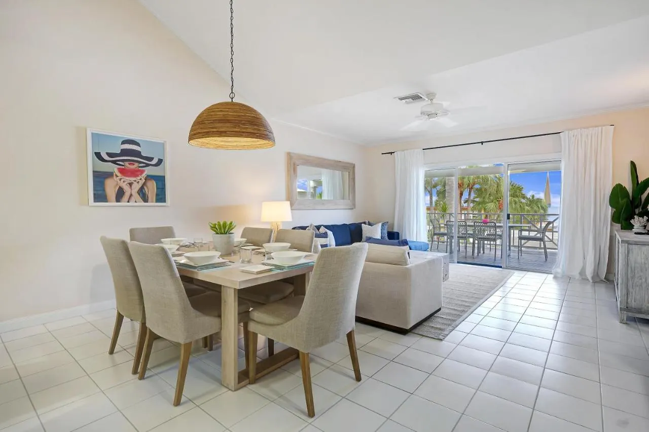 Coconut Bay Villas #116 George Town Holiday home